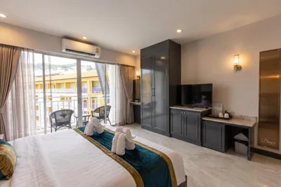 Hotel Baya Phuket - Rooftop Pool, Next to Food Market & Steps to Beach – Foto 5