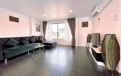 Suite — Hotel Baya Phuket - Rooftop Pool, Next to Food Market & Steps to Beach